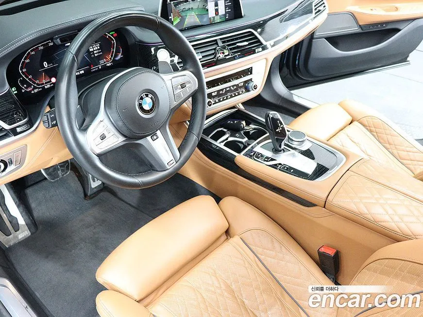 BMW 7-Series — фото 10