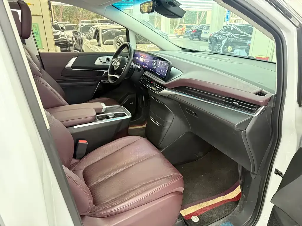 Buick Century 2023 из CN, фото 10
