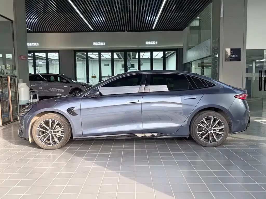 BYD Seal — фото 3