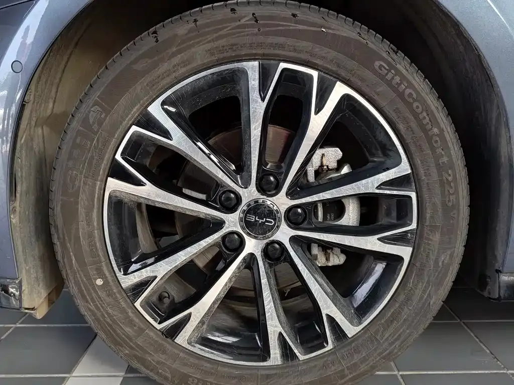 BYD Seal — фото 4