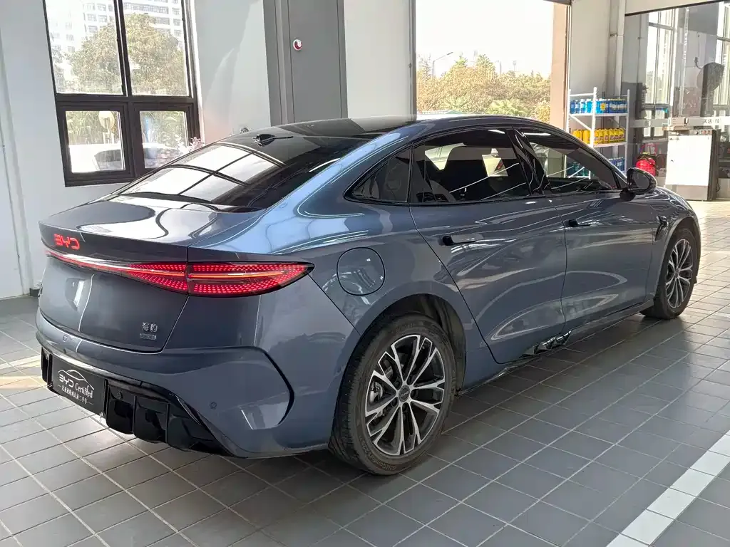BYD Seal — фото 9