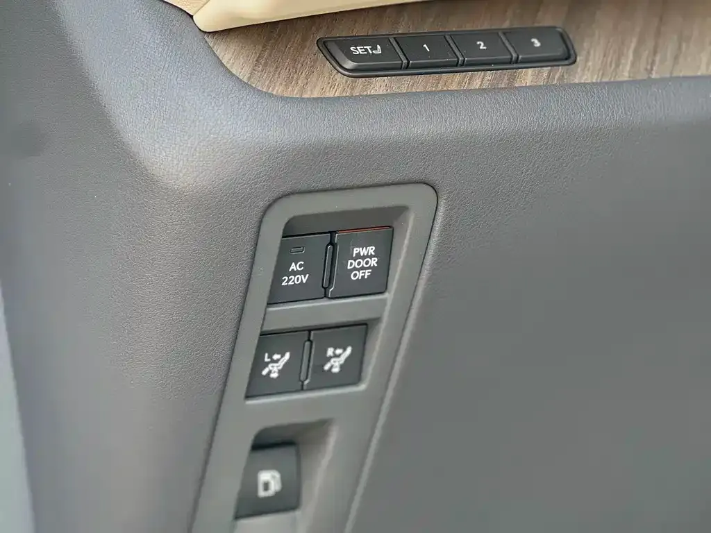 Lexus LM 2025 из CN, фото 10