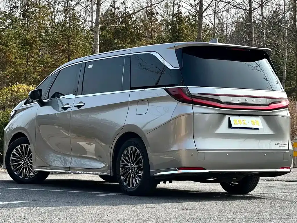 Lexus LM 2025 из CN, фото 3