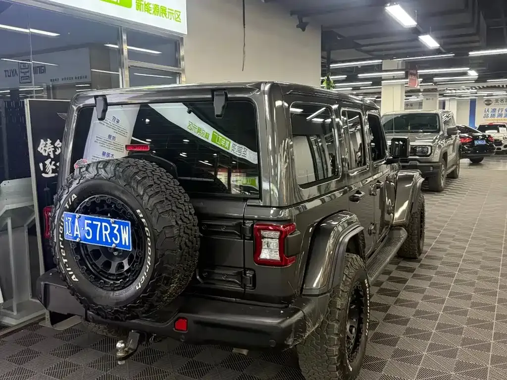 Jeep Wrangler 2023 из CN, фото 10