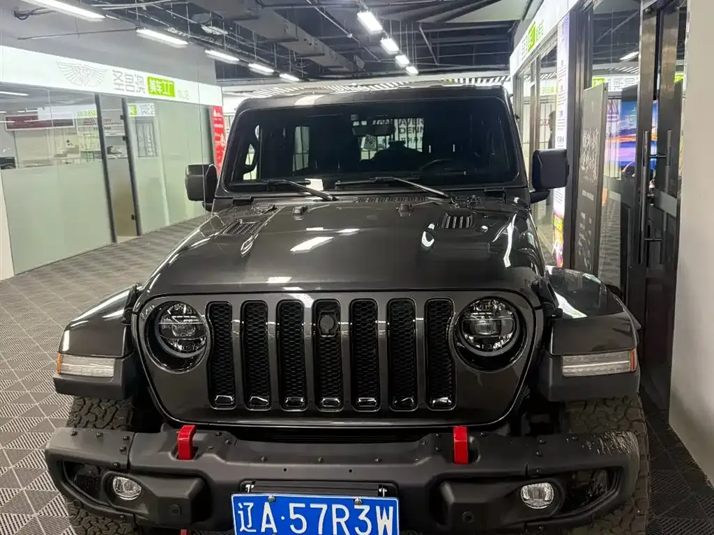 Jeep Wrangler 2023 из CN, фото 2