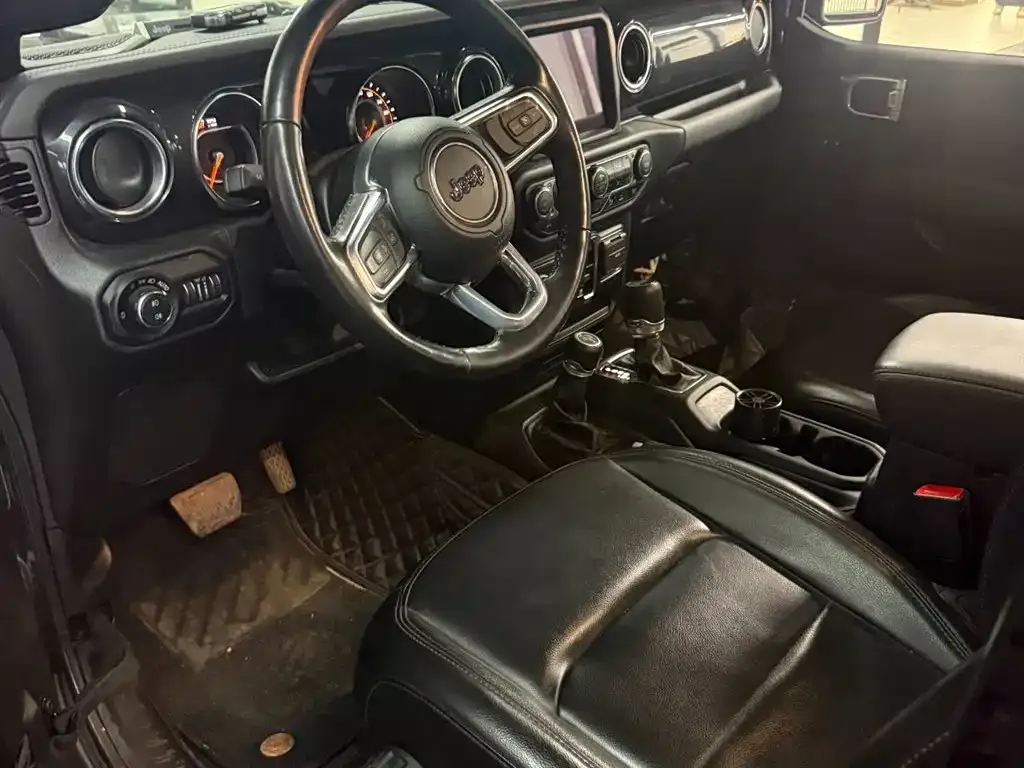Jeep Wrangler 2023 из CN, фото 5