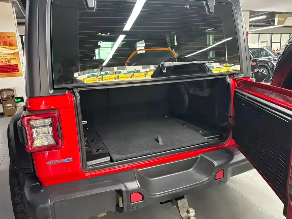Jeep Wrangler PHEV 2022 из CN, фото 6