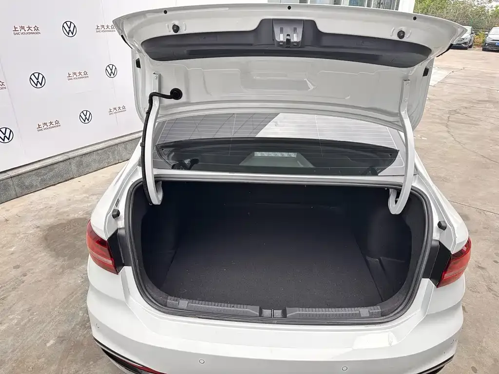 Volkswagen Lavida 2024 из CN, фото 8