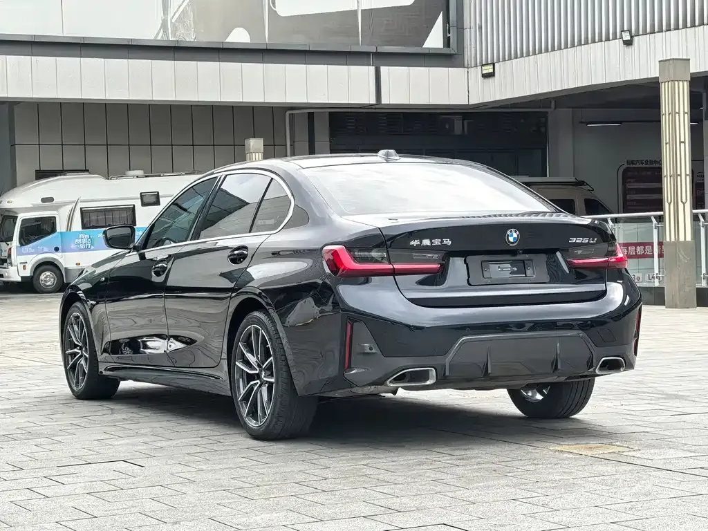 BMW 3 Series 2023 из CN, фото 7