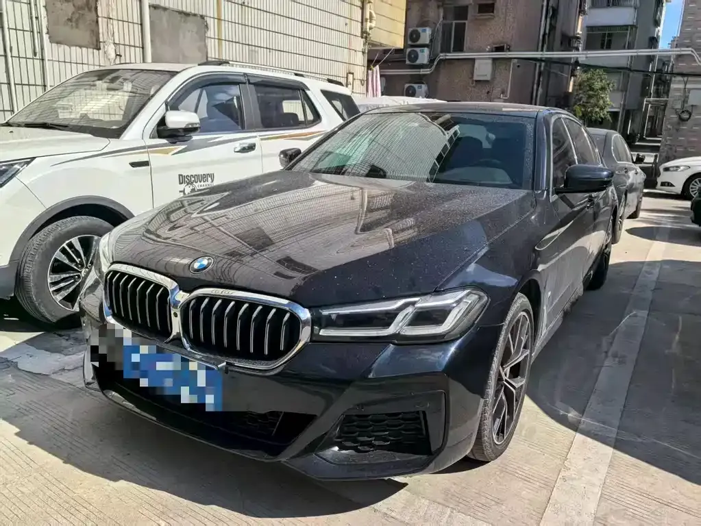 BMW 5 Series 2022 из CN, фото 1