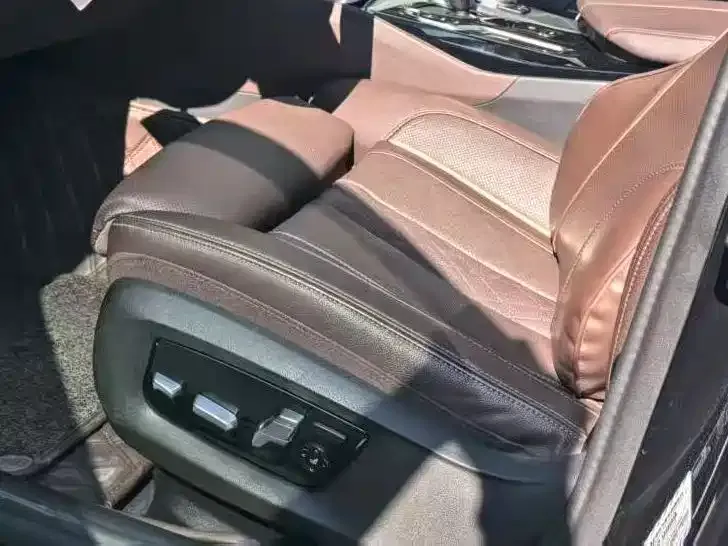 BMW 5 Series 2022 из CN, фото 8