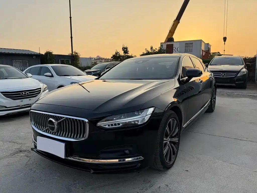 Volvo S90