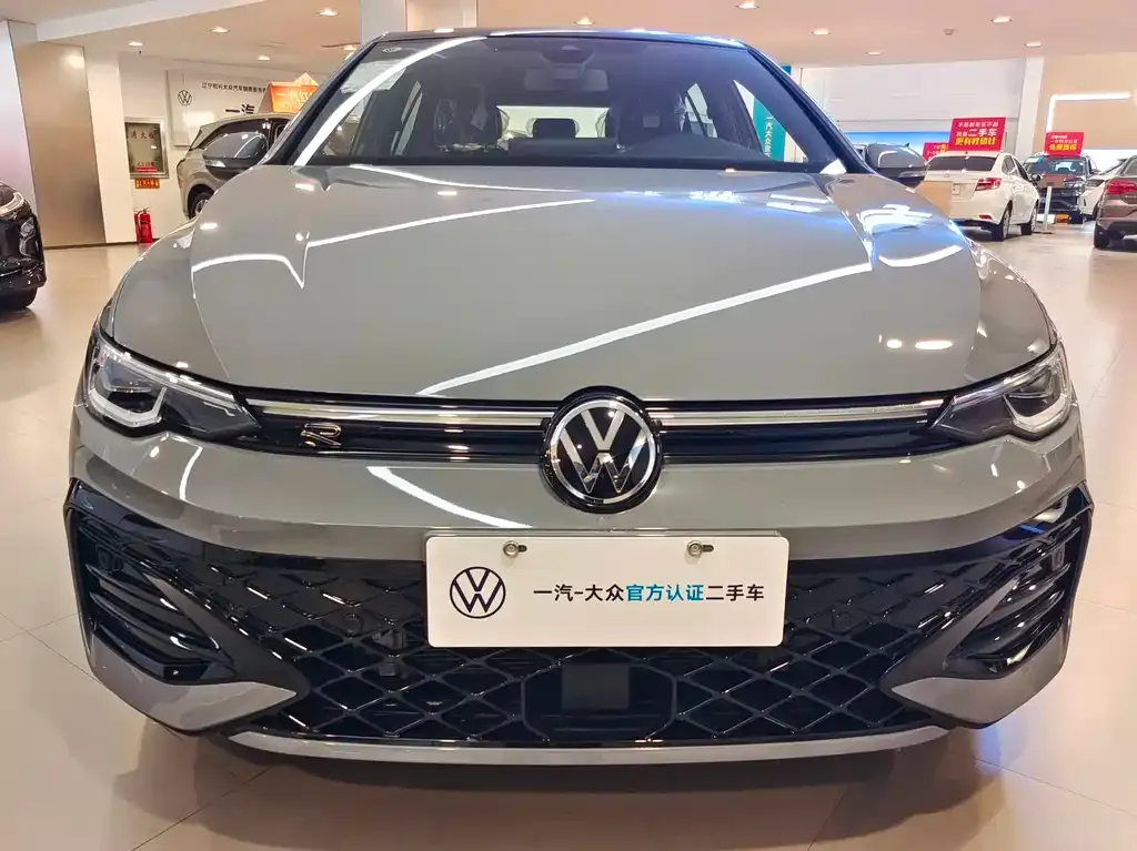 Volkswagen Golf 2025 из CN, фото 2