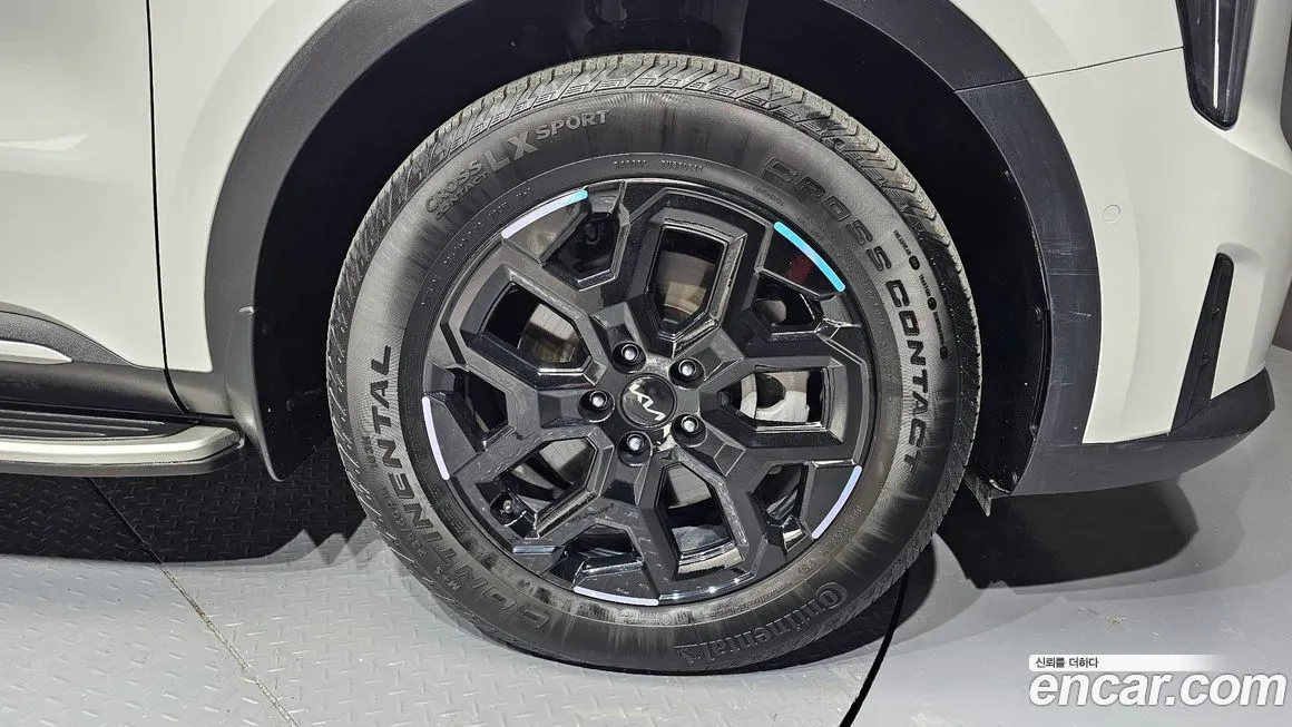 Kia Sorento — фото 5