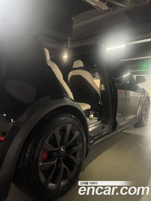 Tesla Model X 2024 из KR, фото 4
