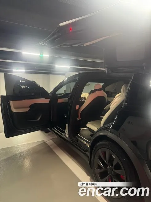 Tesla Model X 2024 из KR, фото 9
