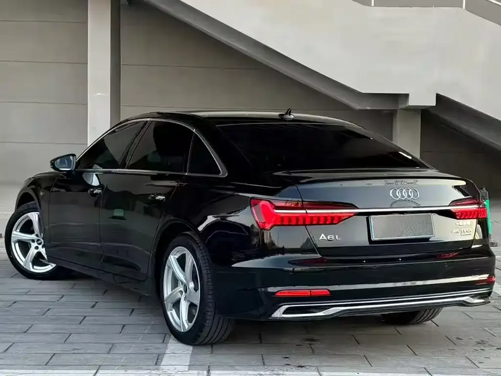 Audi A6L 2023 из CN, фото 4
