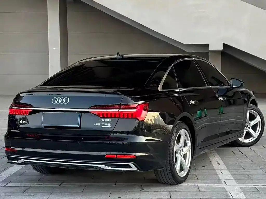Audi A6L 2023 из CN, фото 6