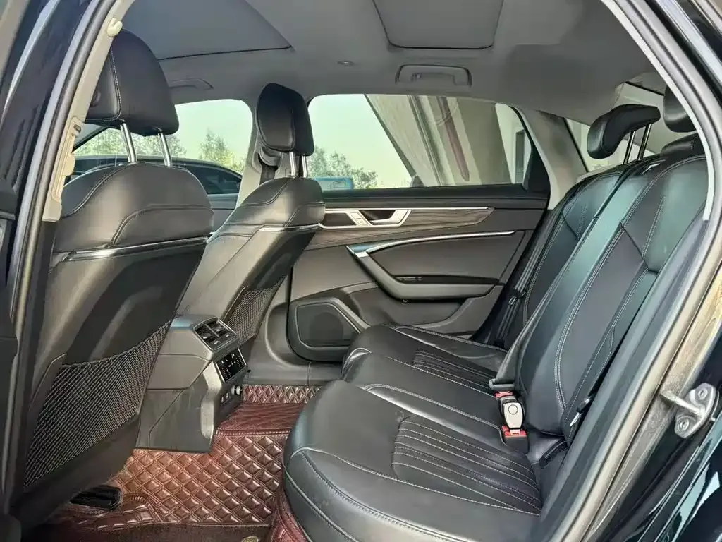 Audi A6L 2023 из CN, фото 9