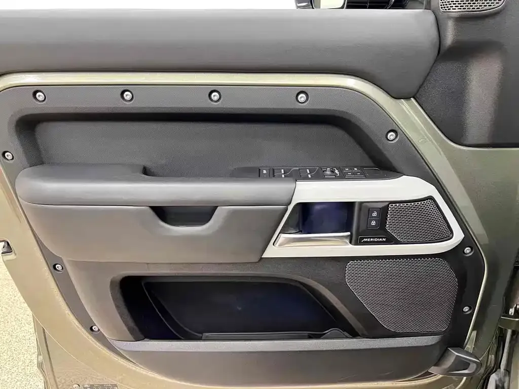 Land Rover Defender 2023 из CN, фото 9