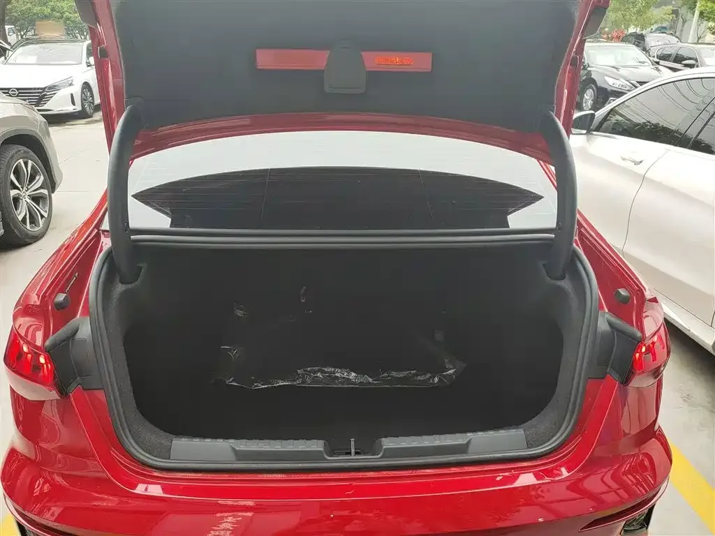 Audi A3 2023 из CN, фото 9