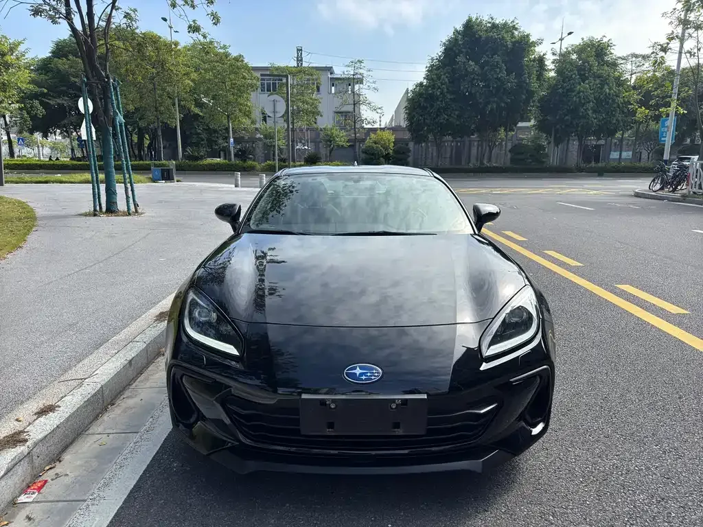 Subaru BRZ 2023 из CN, фото 2