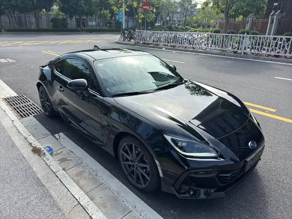 Subaru BRZ 2023 из CN, фото 3