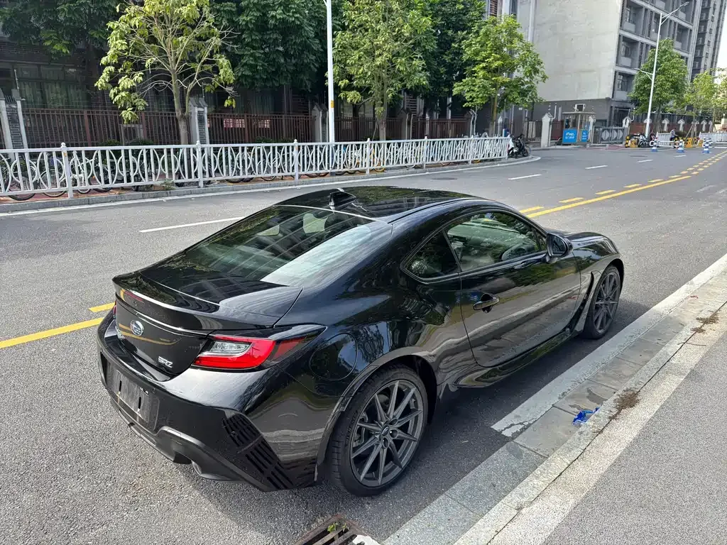 Subaru BRZ 2023 из CN, фото 6