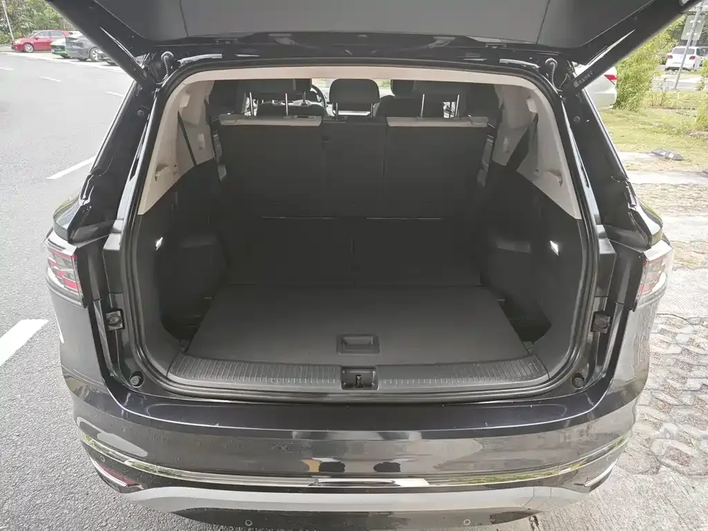 Volkswagen ID.6 Crozz 2021 из CN, фото 10
