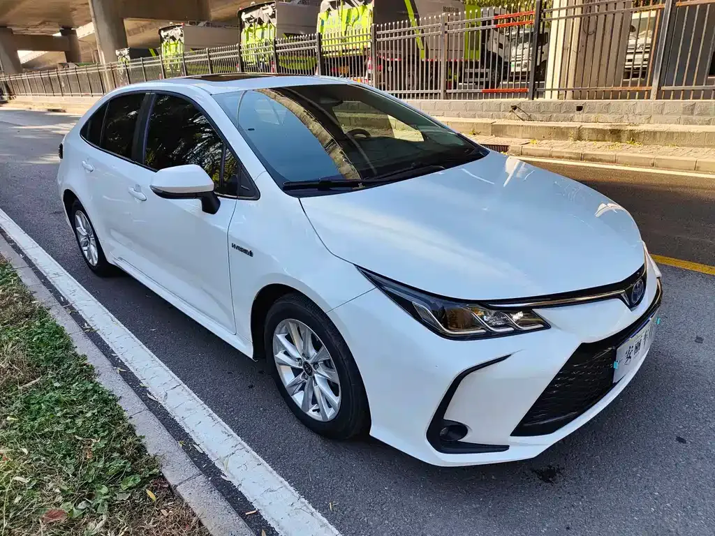 Toyota Corolla 2024 из CN, фото 2