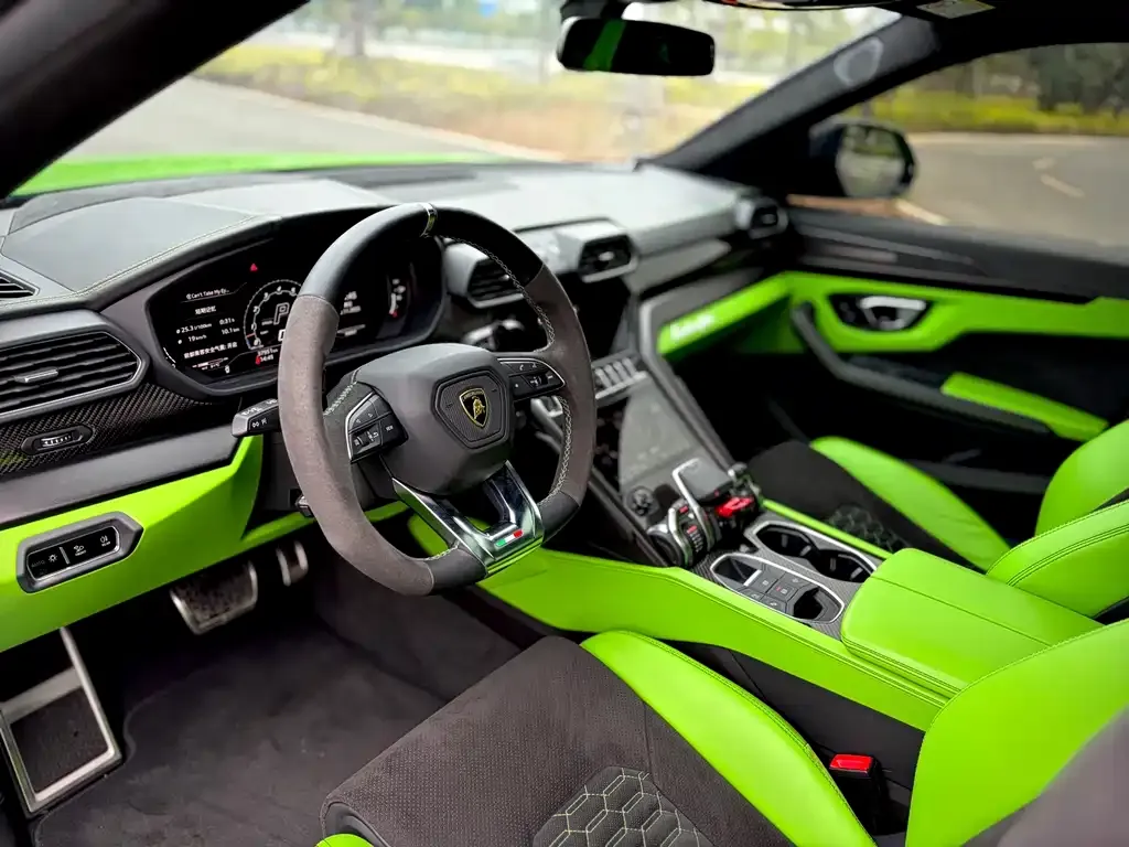 Lamborghini Urus 2023 из CN, фото 10