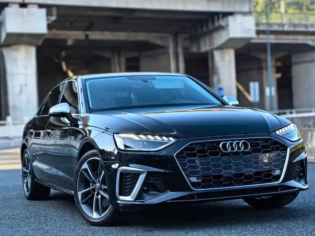 Audi A4L 2021 из CN, фото 1