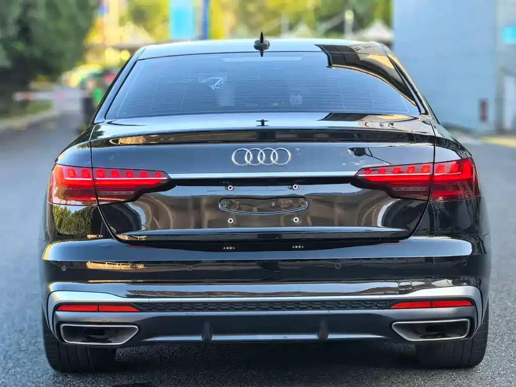 Audi A4L 2021 из CN, фото 10