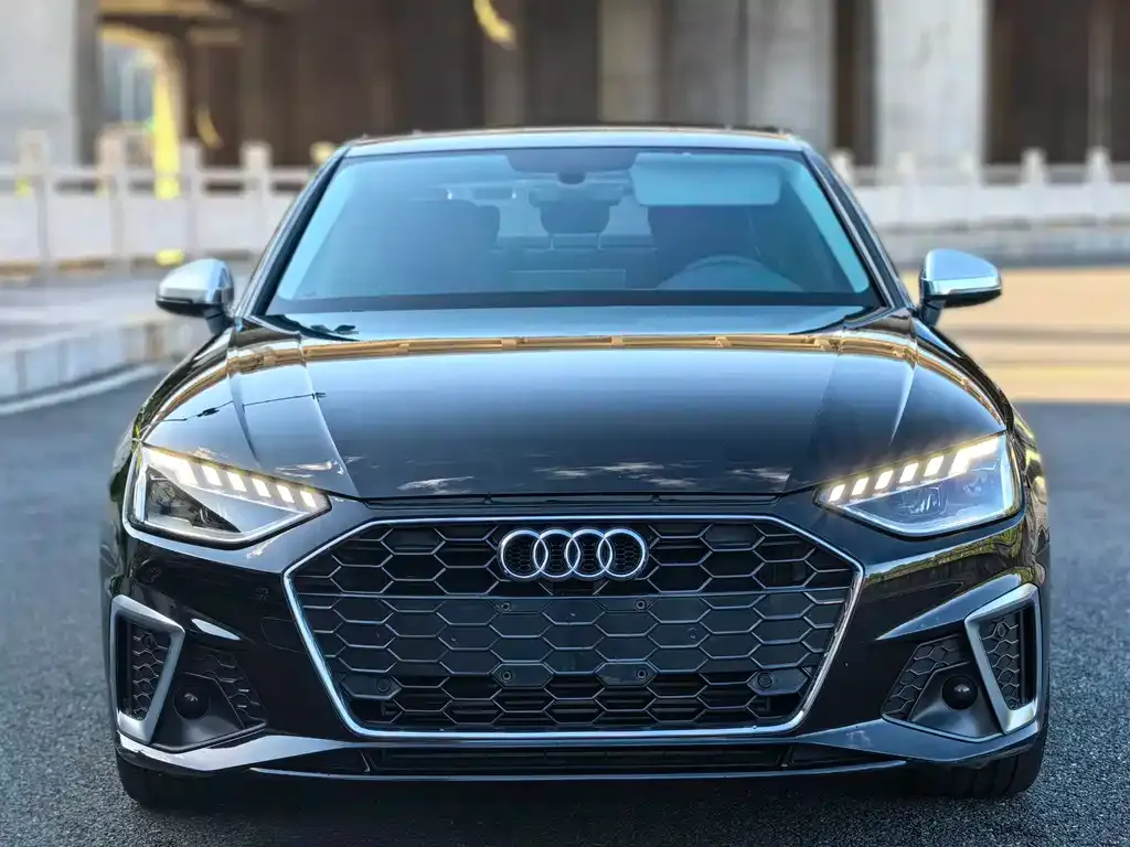 Audi A4L 2021 из CN, фото 2