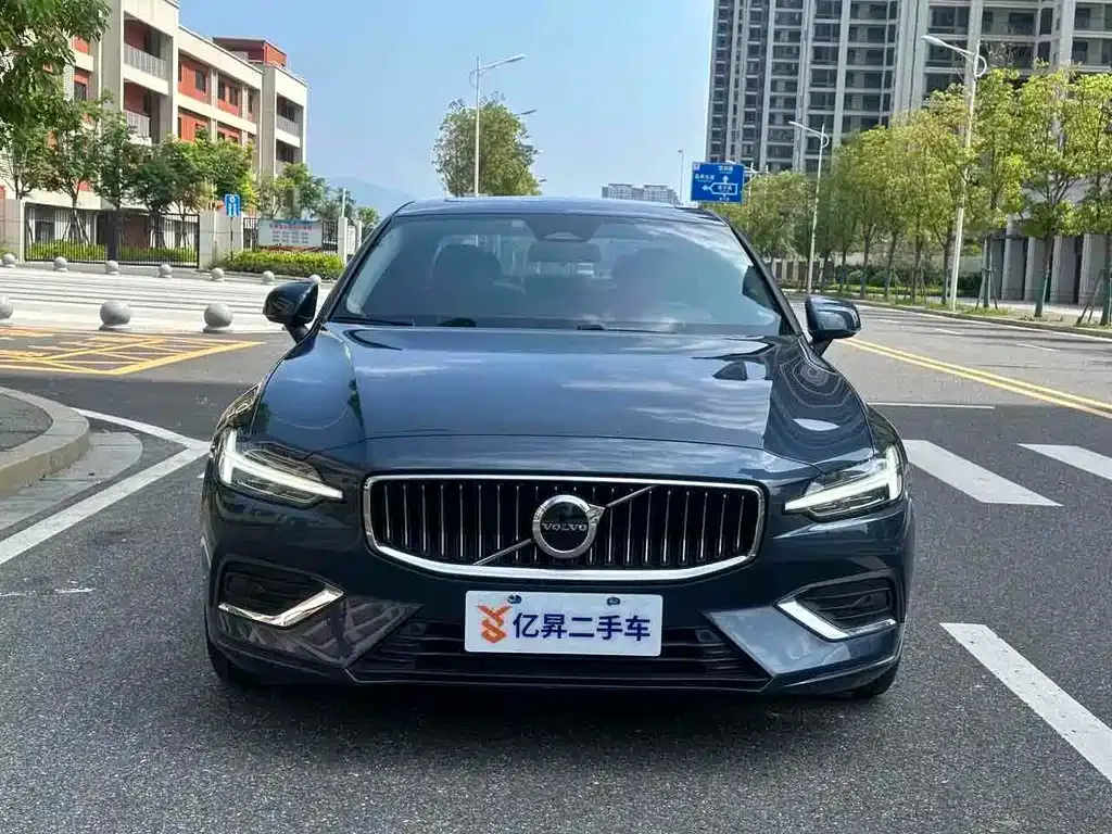 Volvo S60 2022 из CN, фото 2