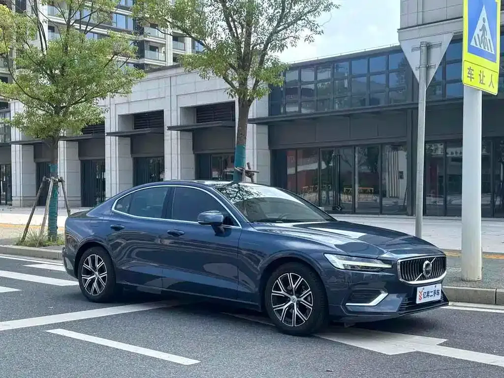 Volvo S60 2022 из CN, фото 3