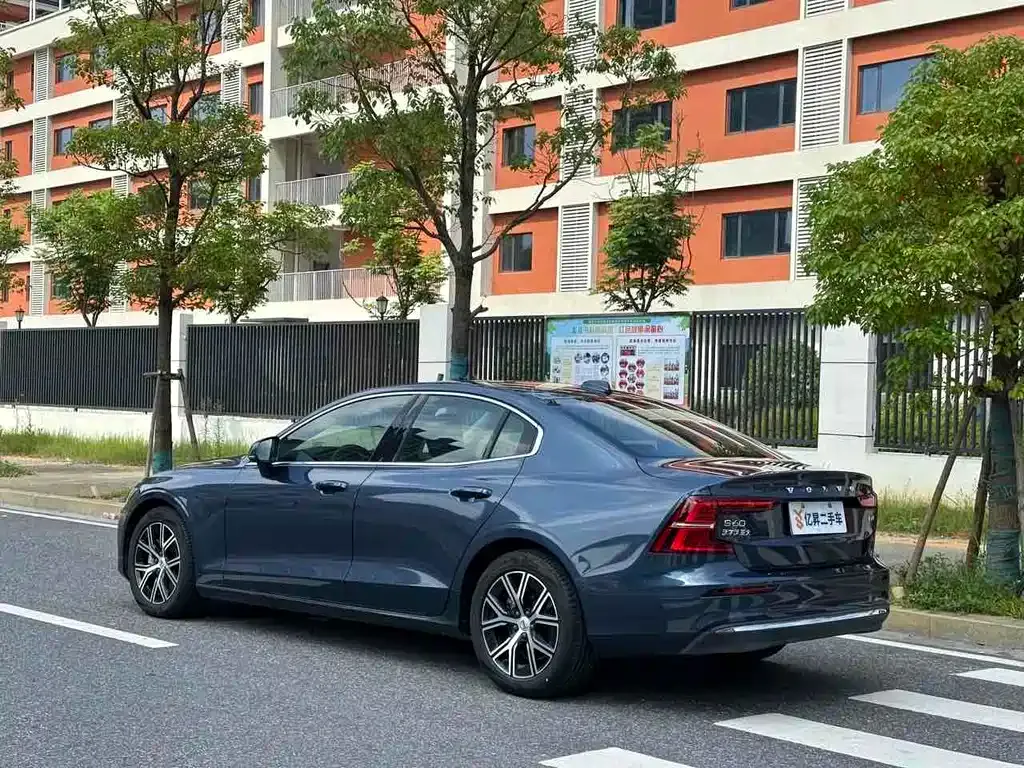 Volvo S60 2022 из CN, фото 4