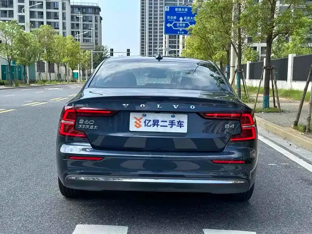 Volvo S60 2022 из CN, фото 5