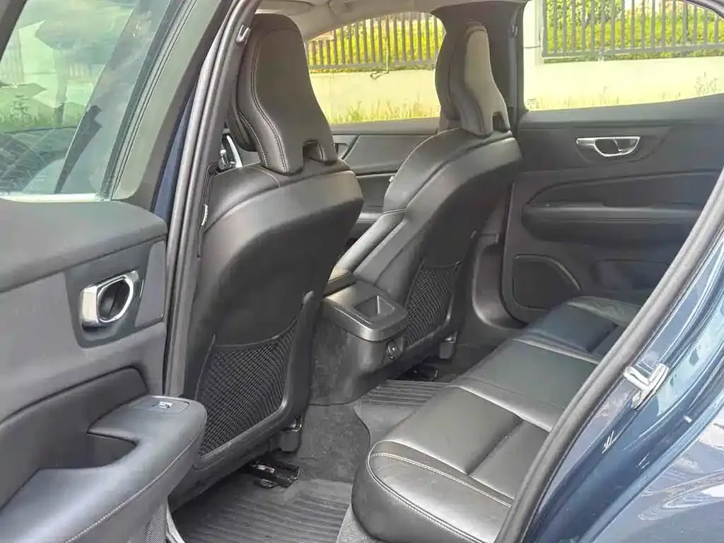 Volvo S60 2022 из CN, фото 8
