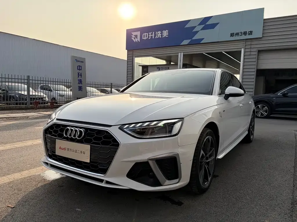 Audi A4L 2023 из CN, фото 1