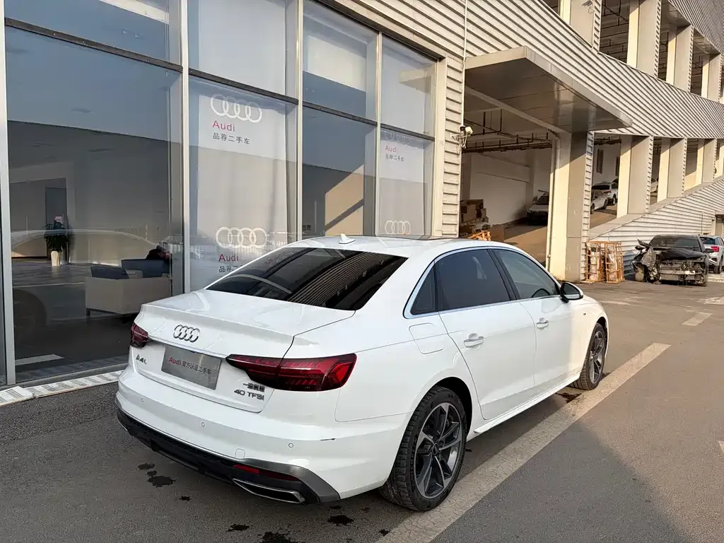 Audi A4L 2023 из CN, фото 10