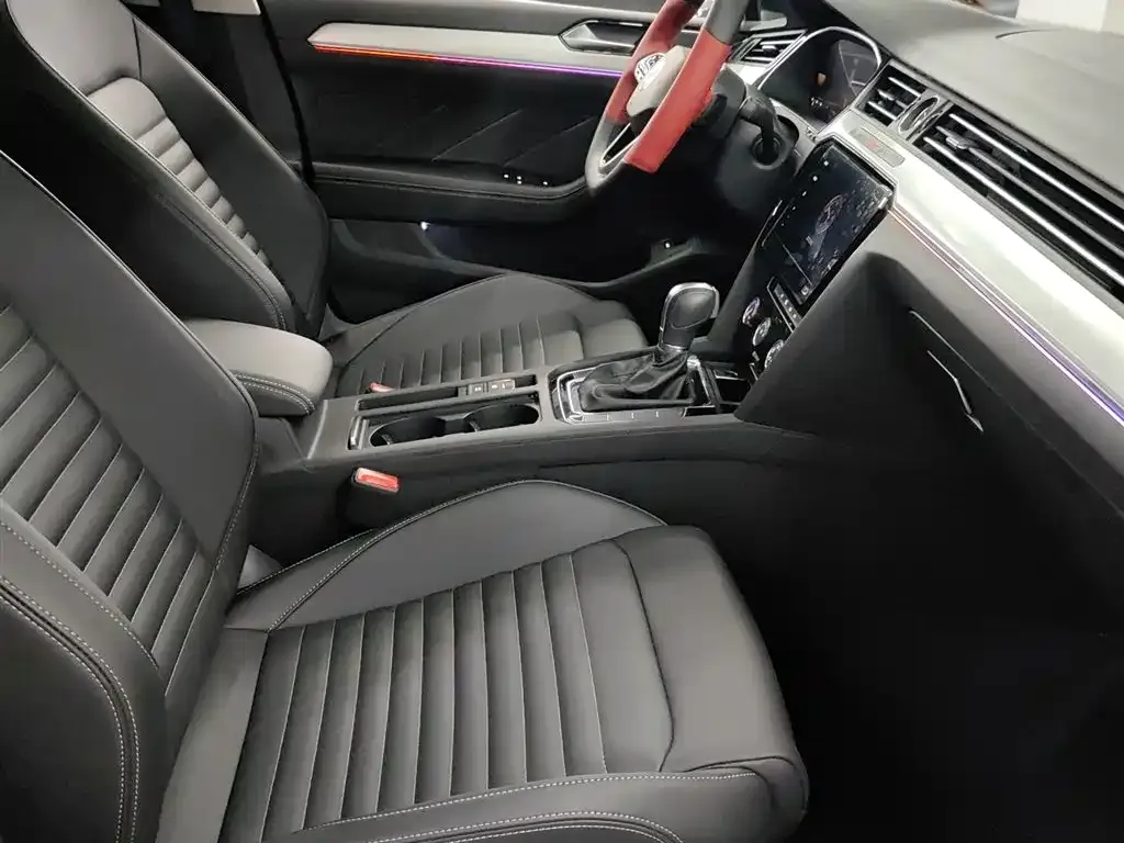 Volkswagen Magotan 2025 из CN, фото 4