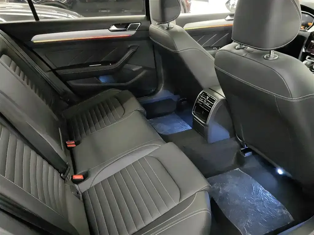 Volkswagen Magotan 2025 из CN, фото 5