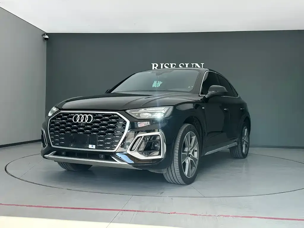 Audi Q5L Sportback 2022 из CN, фото 1
