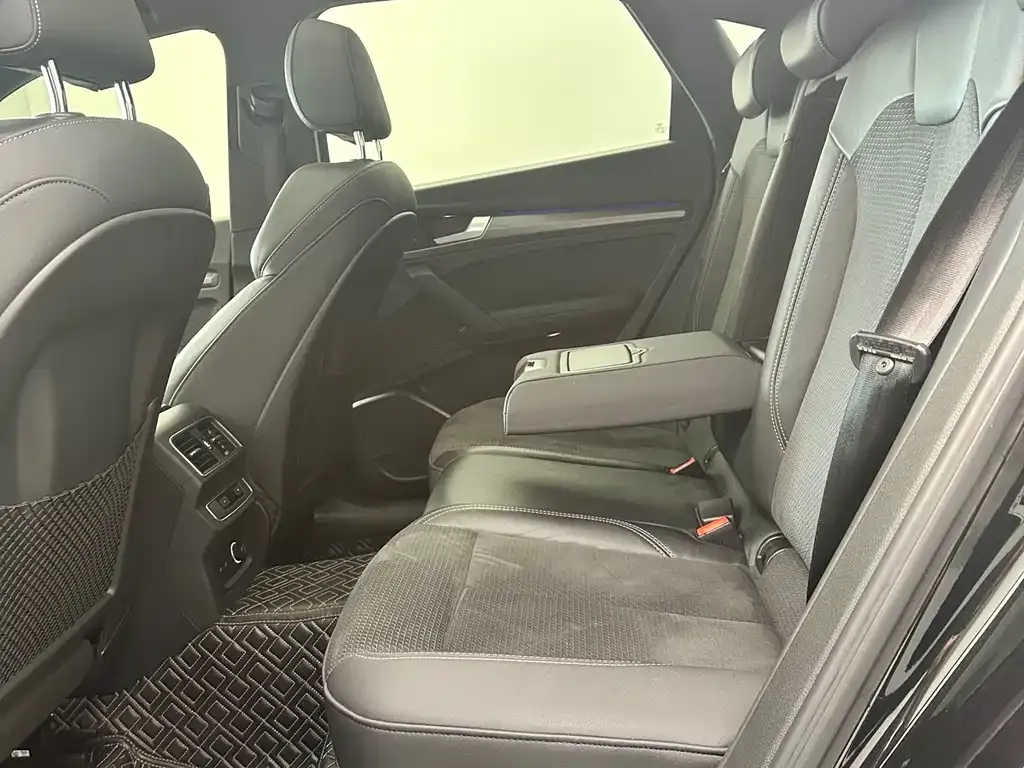 Audi Q5L Sportback 2022 из CN, фото 10