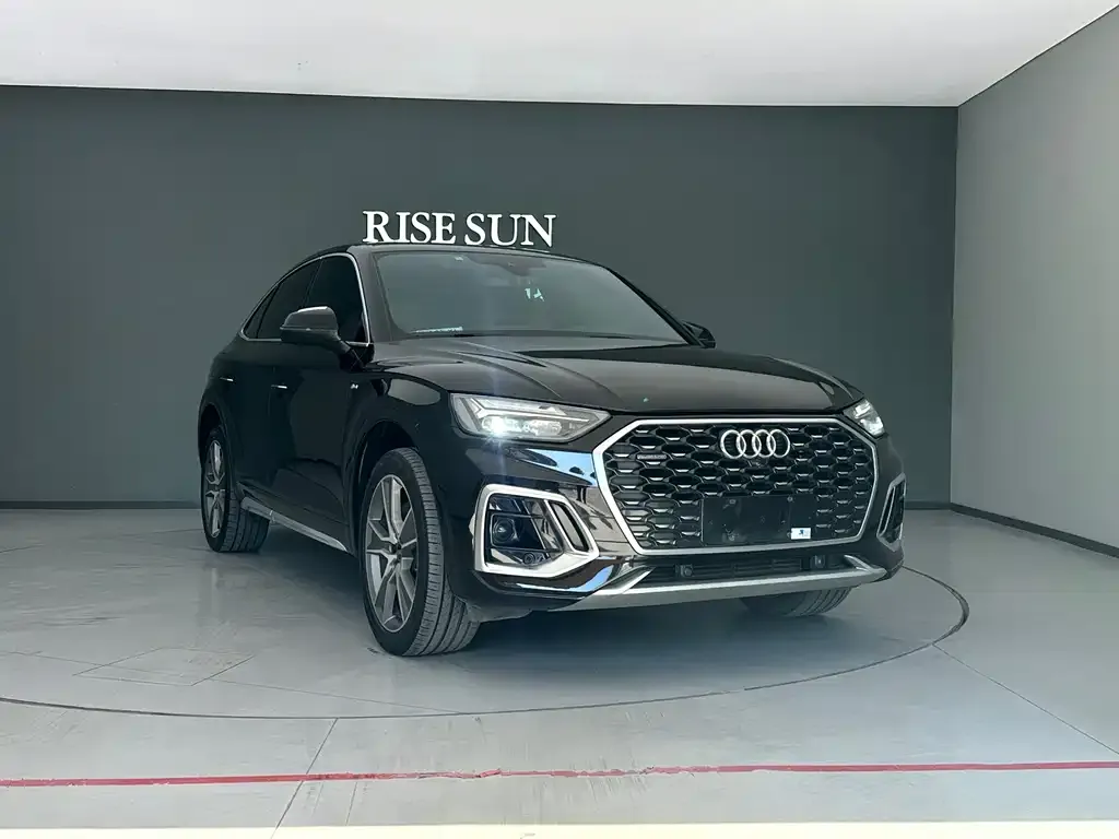 Audi Q5L Sportback 2022 из CN, фото 2