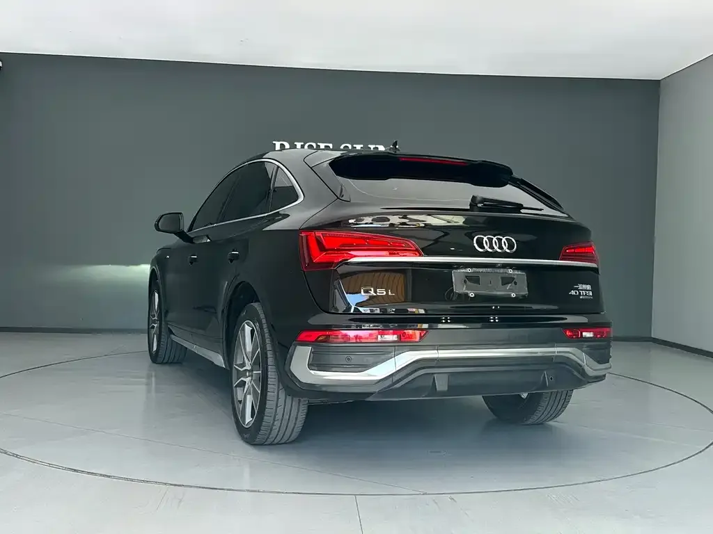 Audi Q5L Sportback 2022 из CN, фото 3