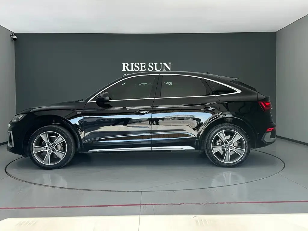 Audi Q5L Sportback 2022 из CN, фото 5