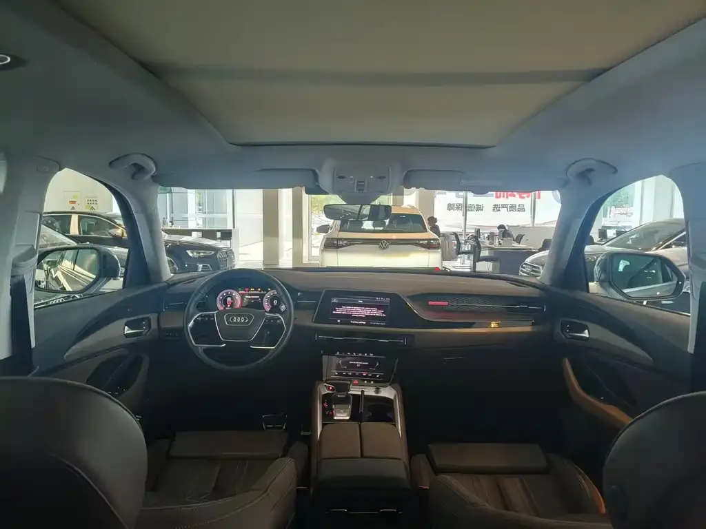 Audi Q6 2023 из CN, фото 9