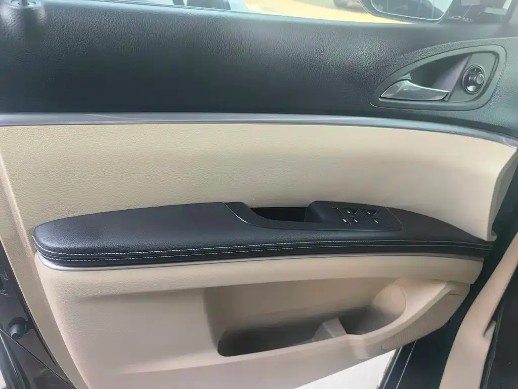 Buick GL8 2024 из CN, фото 6